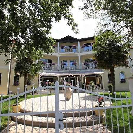 Bed & Breakfast Villa Mala *